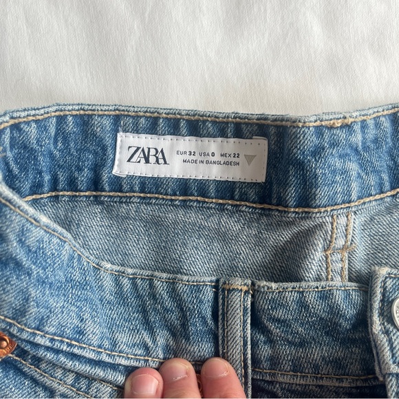 Zara TRF Mid Waist Baggy Balloon Jean | Light Blue | Size 25 (US 0) - Picture 5 of 13